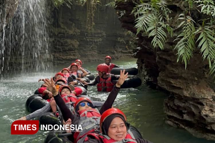 Temukan Pengalaman Baru di Santirah River Tubing Pangandaran, View-nya Bikin Melongo!