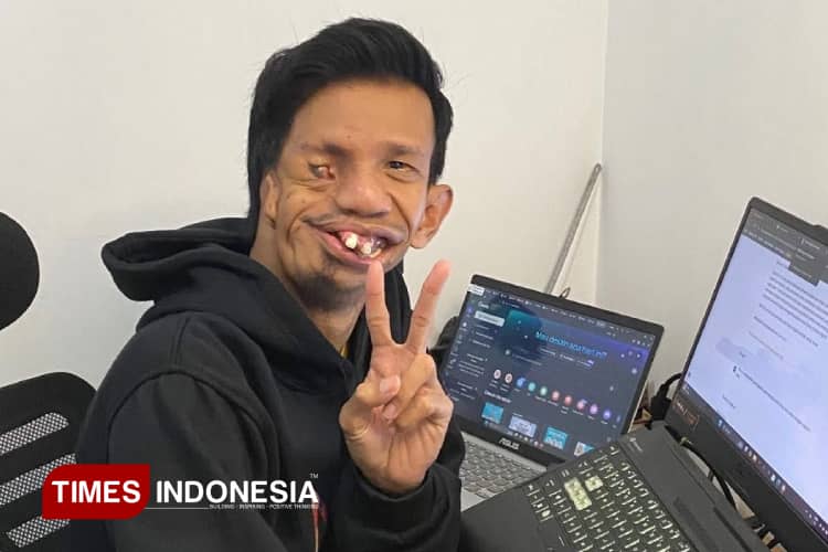 Rahmatulloh, Pemuda Difabel Asal Kediri Menginspirasi Lewat Desain Grafis