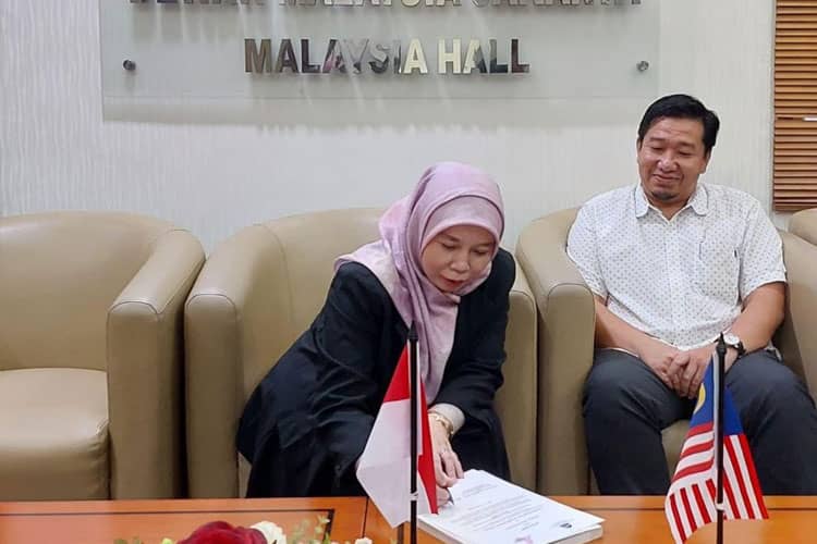 Ketum Kasantri Indonesia Tanda Tangani MoU dengan USIM PACE Malaysia