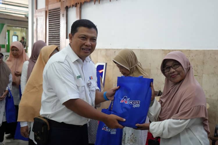 Peringati HLUN, Daop 7 Gratiskan Tiket KA Para Lansia