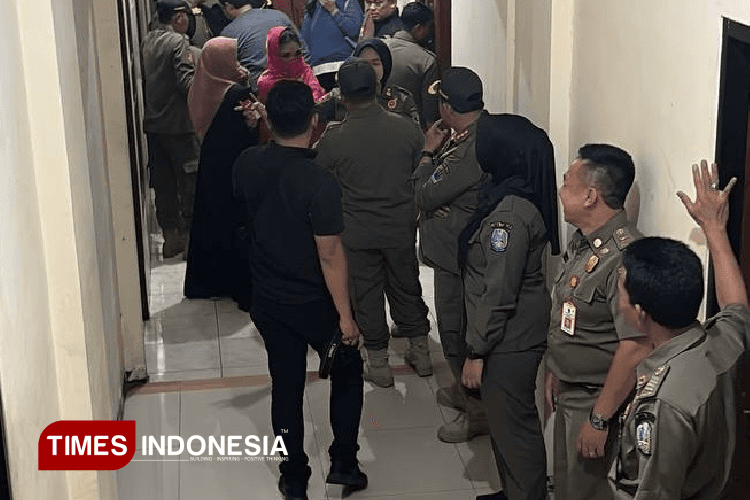 Mucikari di Kota Malang Ditangkap Satpol PP, Ternyata Lagi Tawarkan Calon Istrinya ke Pria Lain