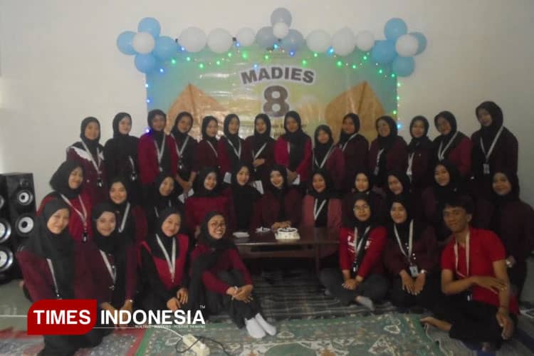 Kemeriahan Dies Natalis UKM Seni Tari “Melati Sekar Langit” Unisma Malang
