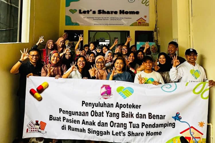 Alumni Apoteker Angkatan 30 ISTN Berikan Donasi dan Berbagi Ilmu di Let's Share Home Jakarta