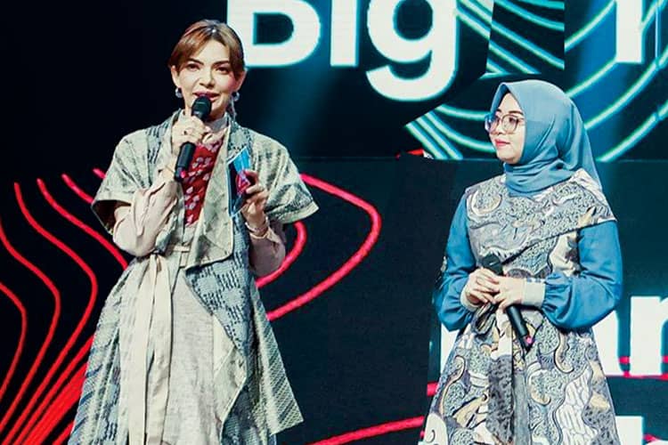 Firda Khaerunnisa Raih Penghargaan Best Marketing dari UPI Bandung dalam Event Skala Nasional
