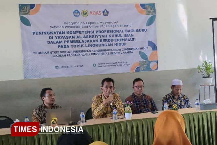 Tingkatkan Kompetensi Profesional, Tim Prodi S3 PKLH SPs UNJ Beri Pelatihan Bagi Guru di SMP Bogor