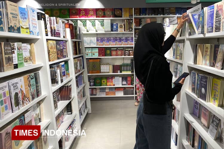 Jelang Tahun Ajaran Baru, Gramedia MOG Dipadati Pengunjung