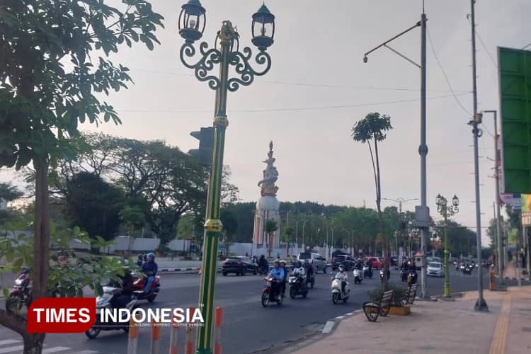 Trotoar di Tengah Kota Sidoarjo Kian Cantik dengan Lampu Hias Bergaya Klasik