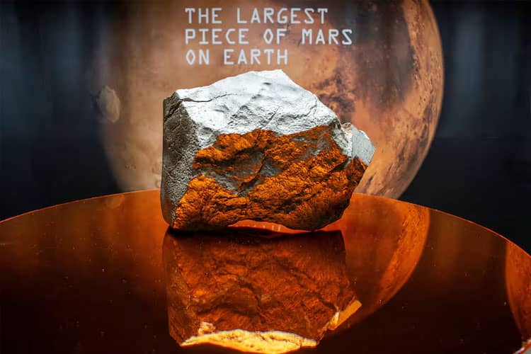 Meteorit Mars Terbesar di Bumi Terjual Rp85,8 Miliar di Sotheby’s