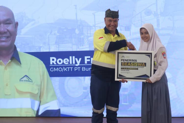 Mengintip Suka Cita 80 Putra Putri Banyuwangi Penerima Program Beasiswa Tambang Emas PT BSI