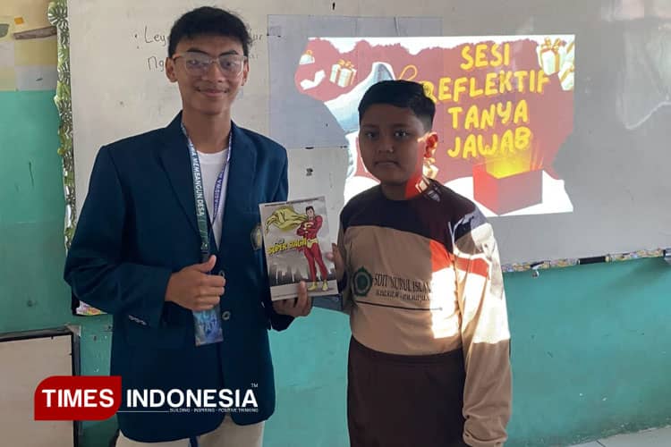 Mahasiswa UB Ciptakan Komik Edukasi Bencana SIBENI untuk Siswa SD di Lumajang