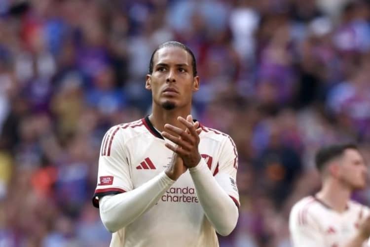 Arne Slot Soroti Rapuhnya Pertahanan Liverpool Usai Tumbang di Community Shield