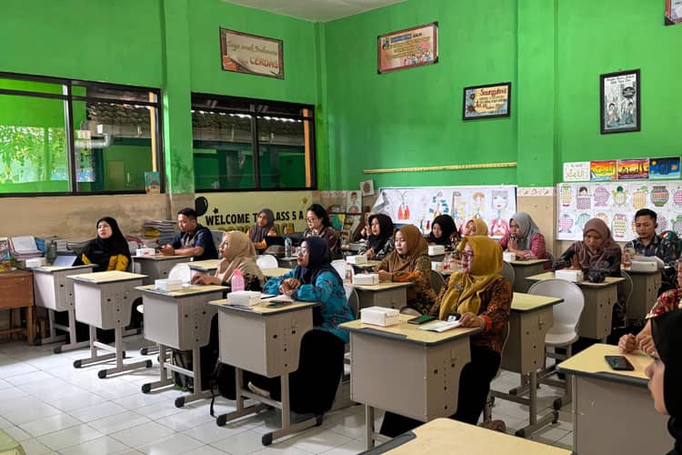 Dosen UM Malang Adakan Pelatihan DBL dan Case Method Model Deep Learning