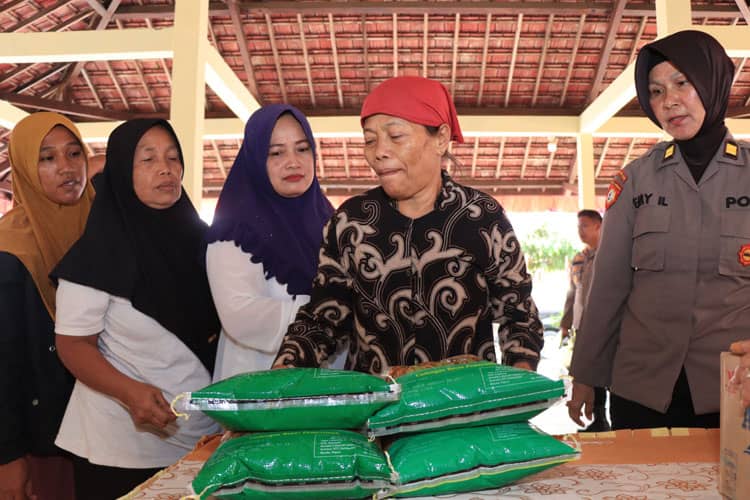 Bazar Murah di Malang, Setengah Hari Lima Ton Beras Ludes