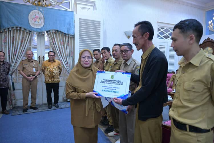 Bupati Banjarnegara Serahkan Bonus Produksi Panas Bumi PT Geo Dipa Energi, Segini Besarannya 