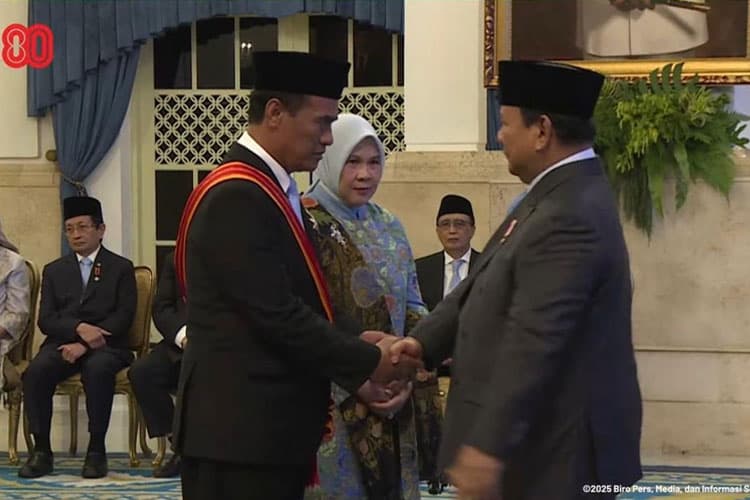 Mentan Amran Sulaiman Terima Anugerah Bintang Mahaputra Adipurna