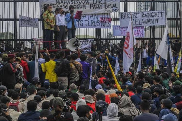 Demonstrasi Meluas di Daerah, Ditakutkan Krisis Ekonomi Seperti 1998 Terulang Kembali