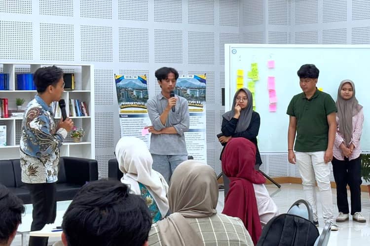 Teknologi Pendidikan UM Dorong Alumni Siap Bersaing Lewat Pelatihan Karir
