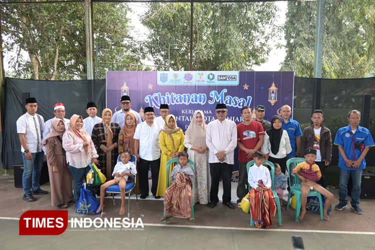 Khitanan Massal di Banjar: Kolaborasi Pemkot dan Gandara Group Wujudkan Kepedulian Sosial
