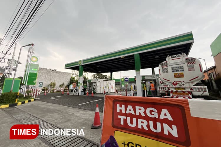 Bahlil Minta SPBU Swasta Tak PHK Karyawan, Pertamina Diminta Lebih Kompetitif