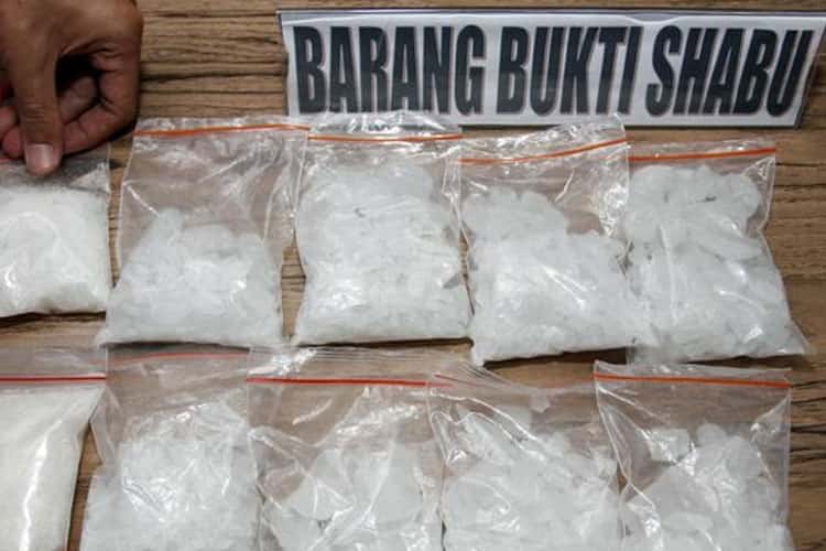 Polisi di Riau Diciduk karena Edarkan 1 Kg Sabu