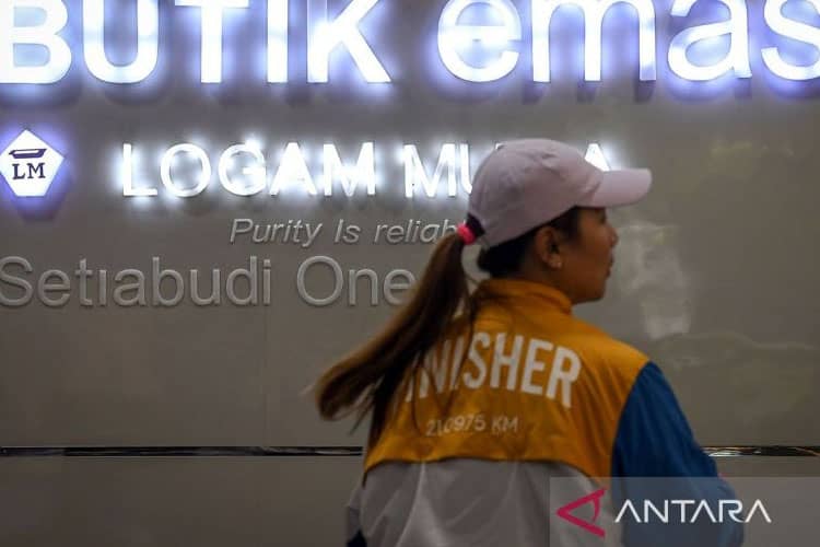 Harga Emas Antam Naik Rp16 Ribu per Gram, Buyback Rp2,038 Juta
