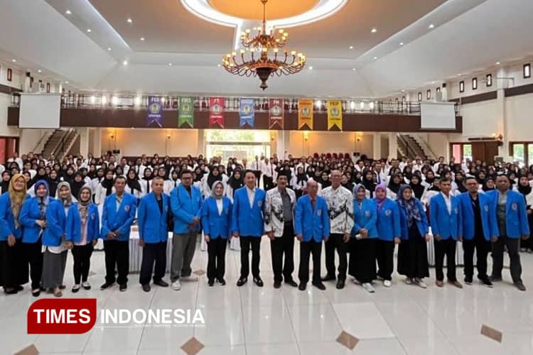 Gelar PKKMB Pascasarjana UNIPMA Madiun, 359 Mahasiswa Baru Siap Menjadi Generasi Unggul