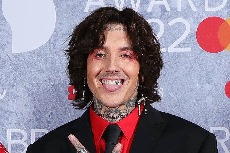 Oliver Sykes dari Bocah Kreatif hingga Ikon Musik Alternatif BMTH