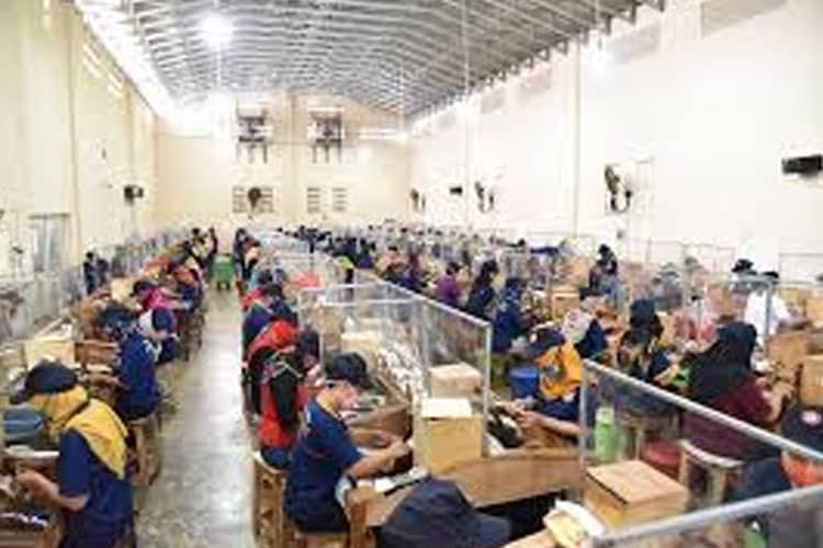 Upah Borongan Masih Jadi Pilihan pada Sejumlah Pabrik di Pacitan