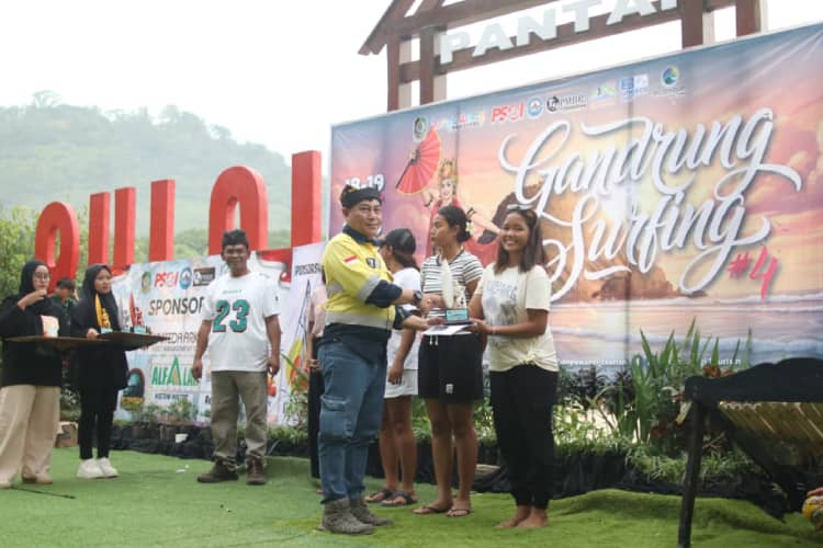 PT BSI Dukung Lomba Selancar di Pulau Merah untuk Dongkrak Wisata Lokal