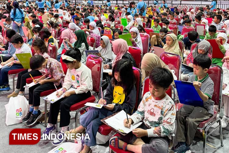 Dua Ribu Peserta SD dan SMP se-Surabaya Ikuti Kompetisi Mengeja Bahasa Inggris