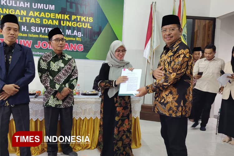 Mantap Melangkah Jadi Institut, STIT-UW Jombang Resmi Terima 2 SK Prodi Baru