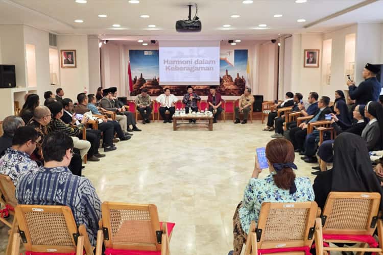 Diskusi dengan Imam dan Biarawati Seluruh Italia, Menag Bicara Kerukunan Modal Pembangunan dan Ekoteologi