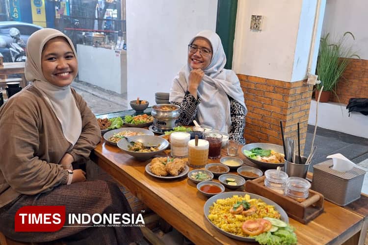 Teh Alit Cicip Kuliner Uncle Sorn's Resto Thailand di Karapitan Bandung