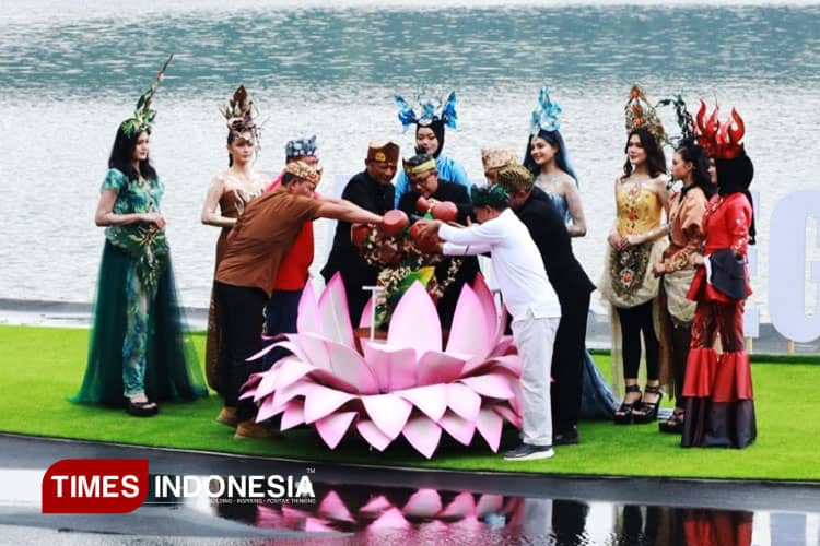 Inovasi Paiton Energy, Limbah PLTU Jadi Paving Block Seven Lakes Festival Probolinggo