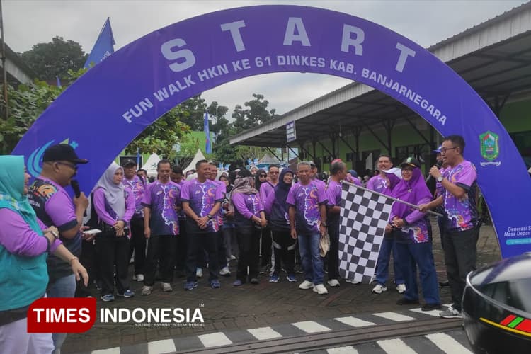 Jalan Sehat HKN ke-61, Banjarnegara Ajak Warga Peduli TBC