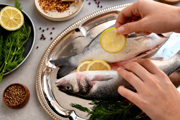 Tips Memasak Ikan Bebas Amis, Dijamin Enak dan Lezat