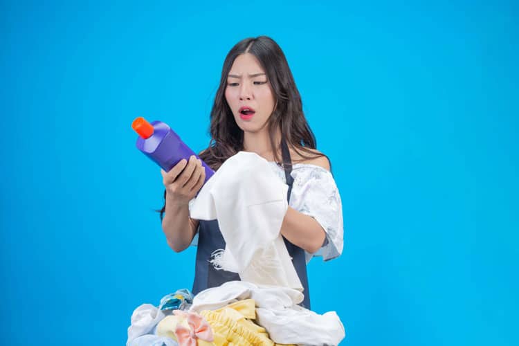 Tips Mencuci Baju Putih Agar Tetap Cemerlang