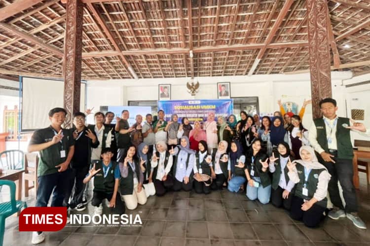 Mahasiswa KKN Kelompok 7 UNIPMA Gelar Pelatihan Strategi Bisnis Kreatif dan Berkelanjutan Pelaku UMKM Desa Luworo