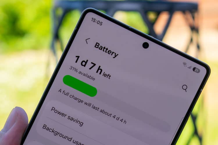 Daya Tahan Baterai Jadi Fitur Paling Penting di Smartphone, Kalahkan Kamera dan AI