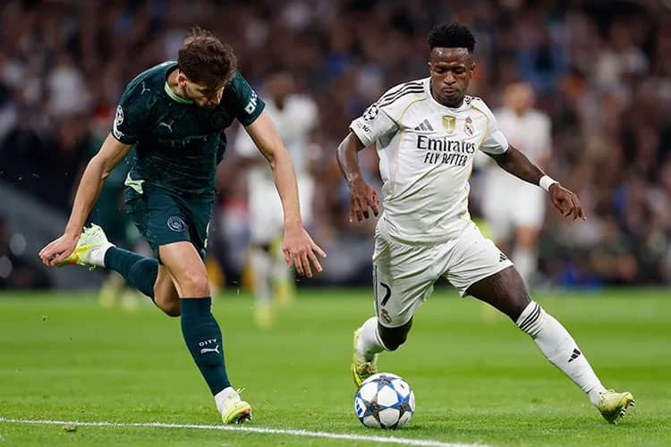 Xabi Alonso Dalam Tekanan, Pemain Tetap Memberikan Dukungan