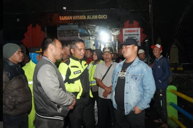 Bupati Tegal Pastikan Wisata Guci Aman Usai Banjir Bandang di Pancuran 13