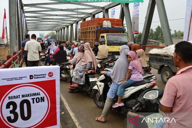 Lintas Sumatera Pulih, Jembatan Darurat Bireuen Diresmikan Tapi Dilarang untuk Kendaraan >30 Ton