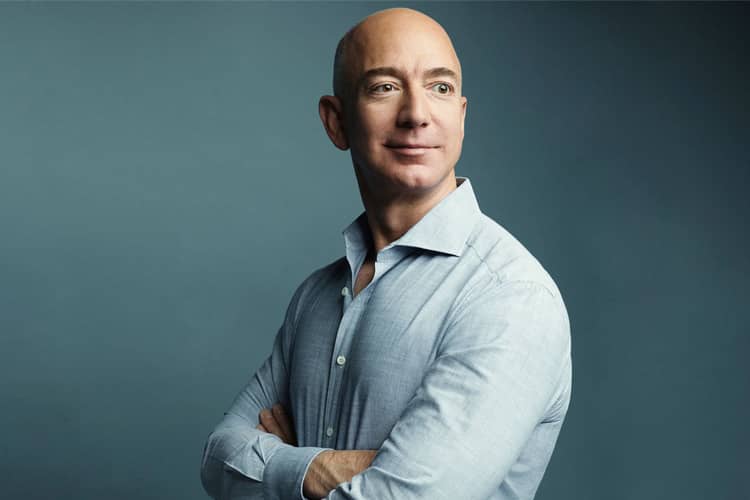 Kisah Inspiratif Jeff Bezos, dari Pelayan McDonald’s Menjadi Orang Terkaya di Dunia