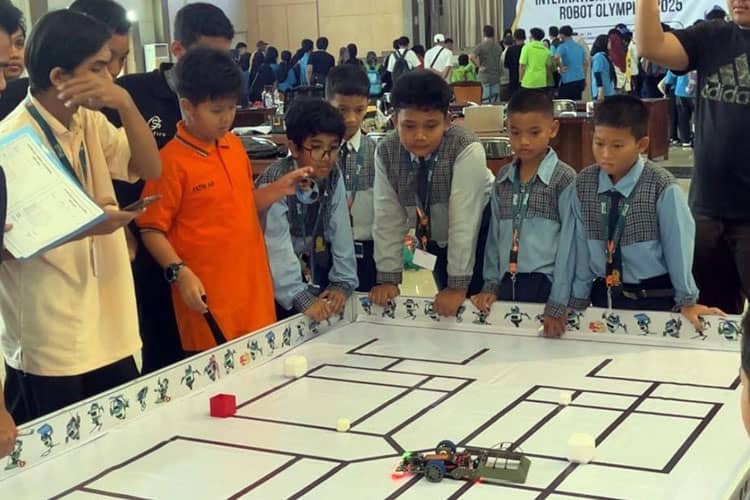 SD Muhammadiyah 1 GKB Gresik Raih Dua Juara di IISRO 2025
