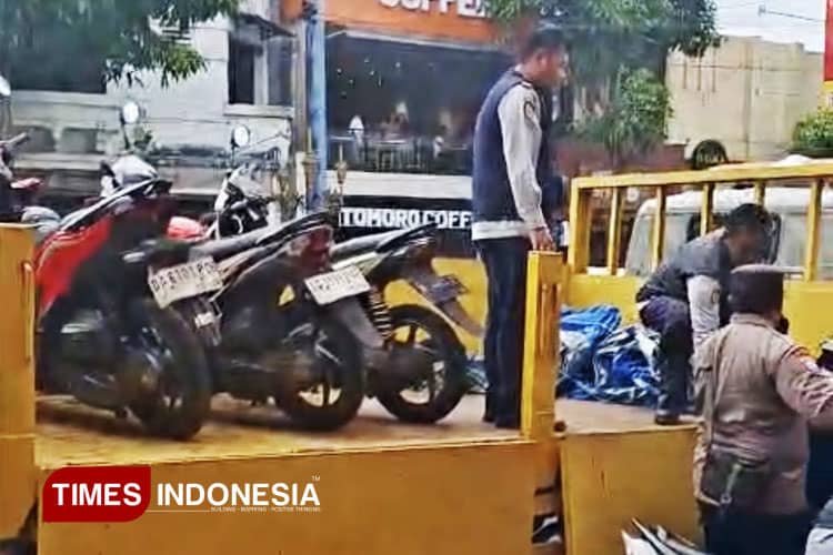 Parkir di Tepi Jalan Kayutangan Malang, 10 Motor Diangkut Dishub