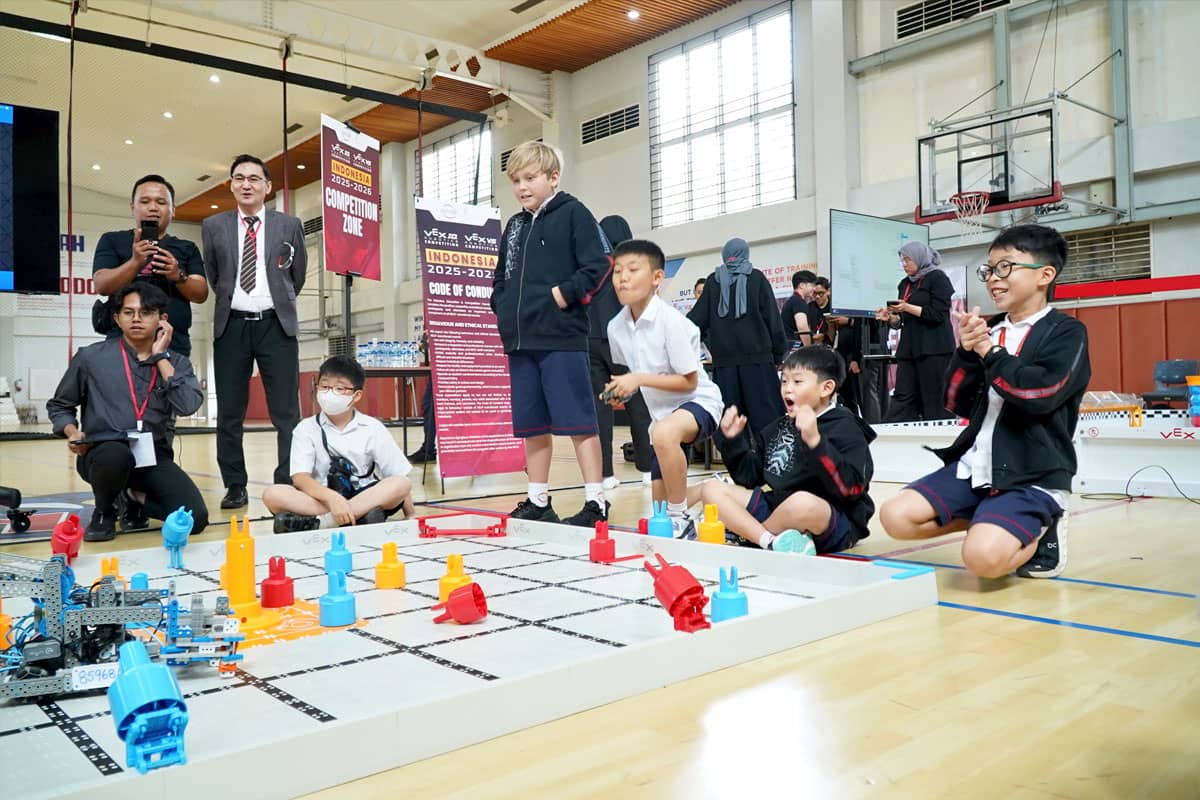 Kompetisi Nasional VEX Robotics Dorong Penguatan Pendidikan STEM di Indonesia