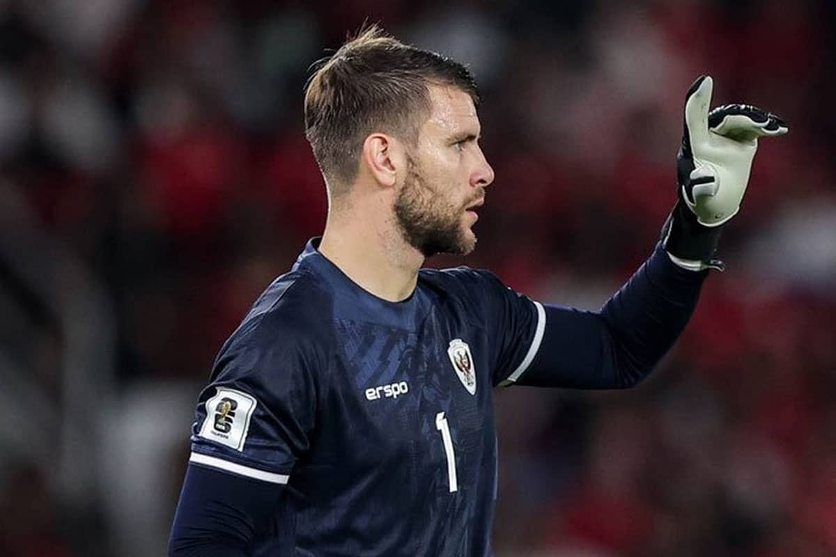 Ajax Dikabarkan Kontrak Maarten Paes: Dari MLS ke Eropa