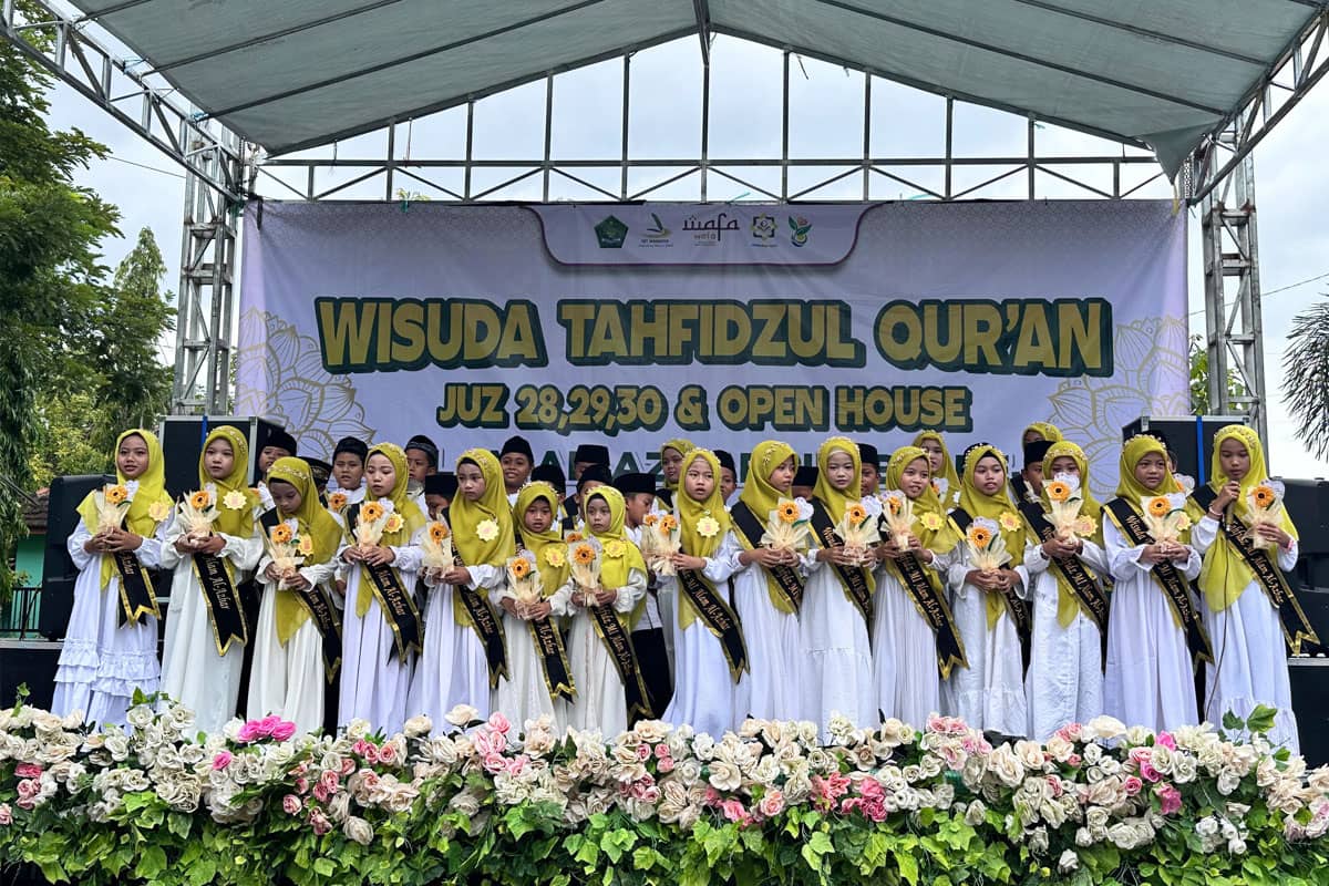 MI Alam Al-Azhar Sumberrejo Gelar Open House dan Wisuda Tahfidz Juz 28-30