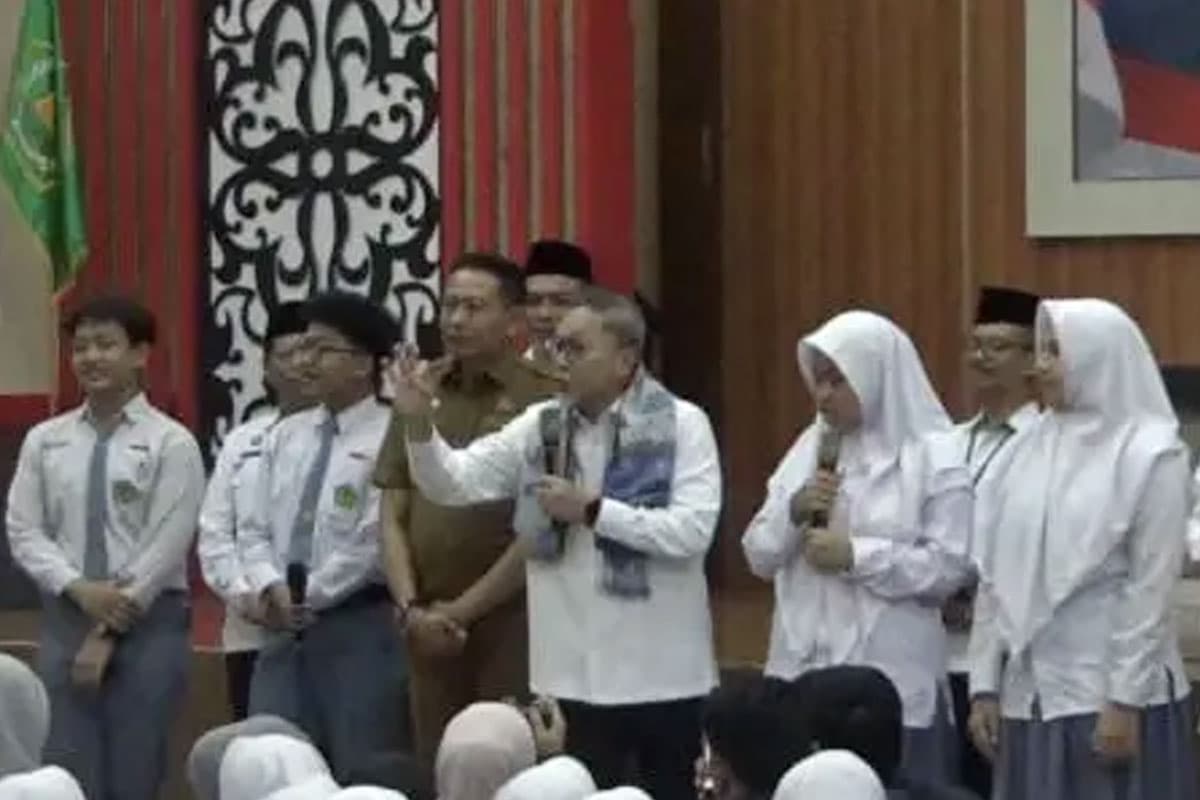 Sosialisasi MBG di MAN 2 Kota Malang, Menko Pangan Jelaskan Parameter Makan Bergizi