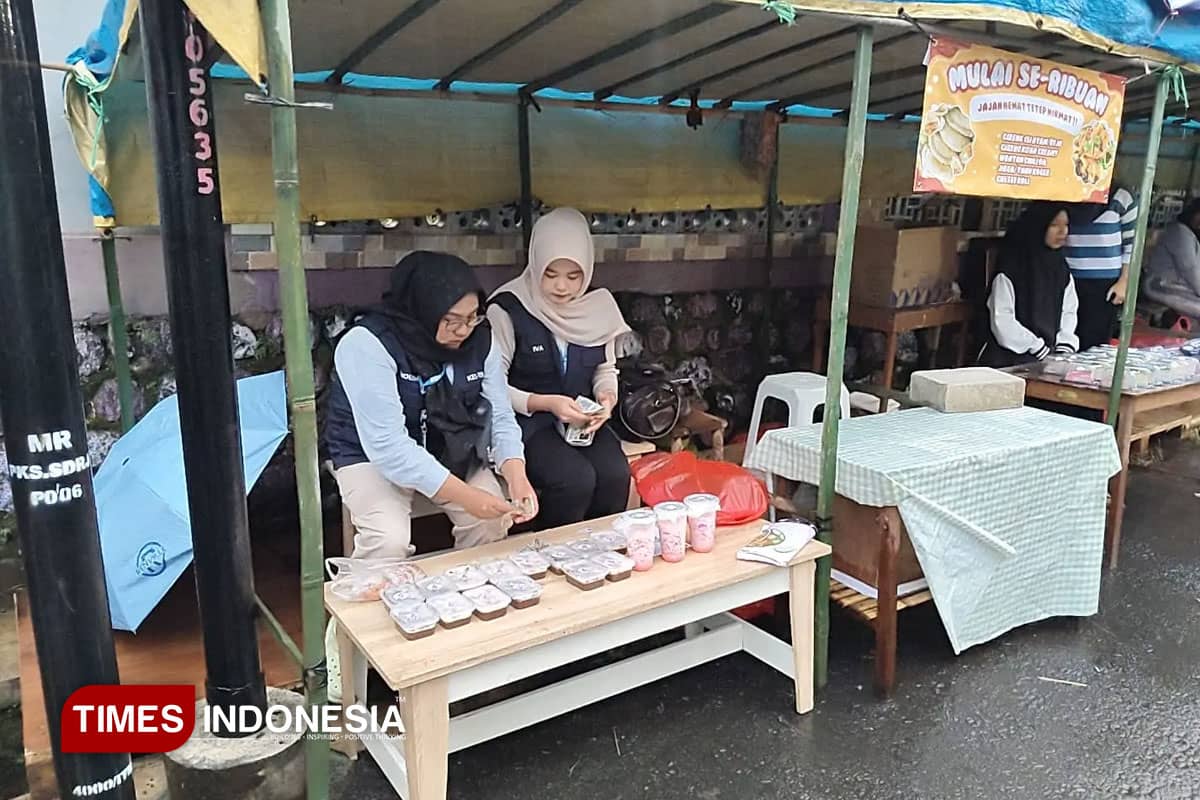 Semarak Ramadan di Sidorejo: KSM UNISMATurut Ramaikan Bazar Takjil Penuh Kebersamaan